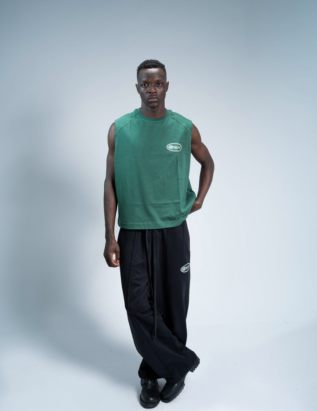 Sleeveless logo embroidered top