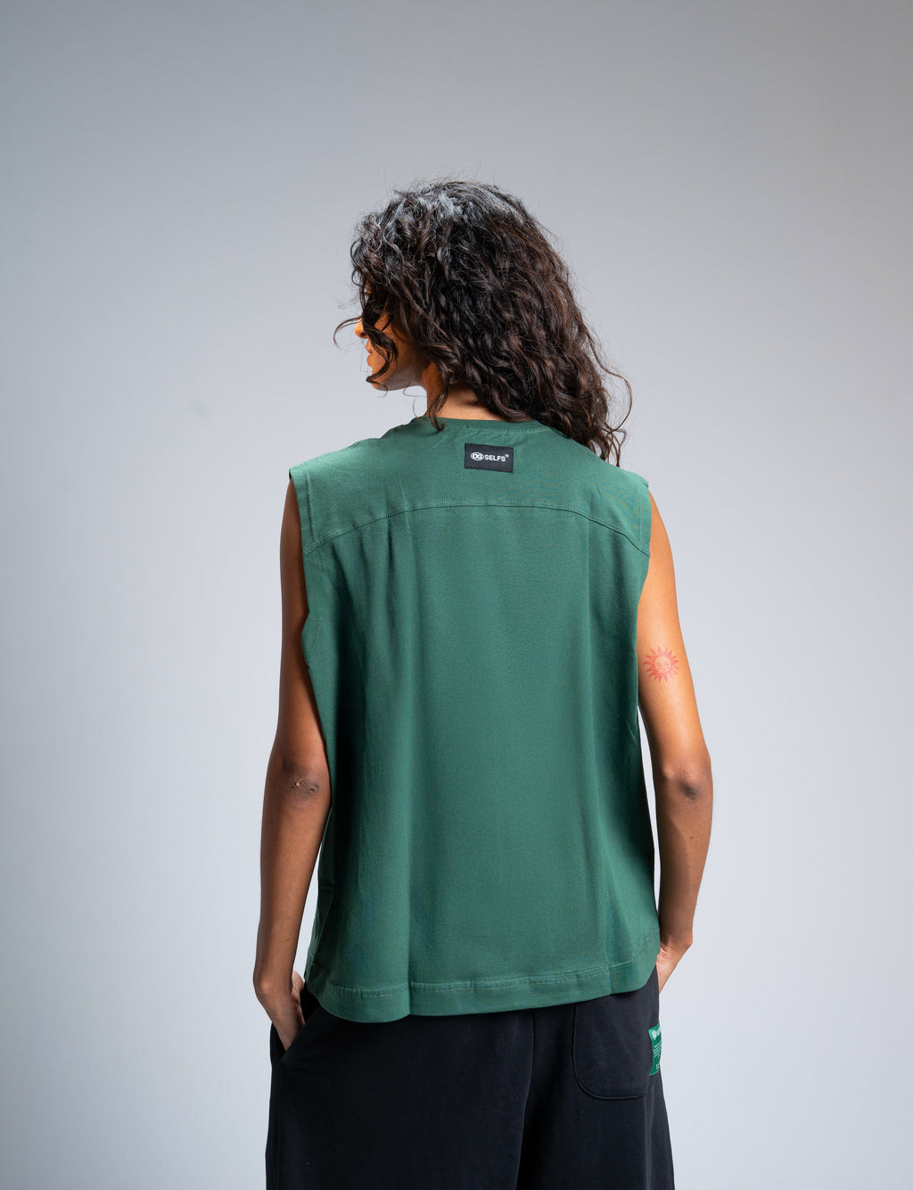 Sleeveless logo embroidered top
