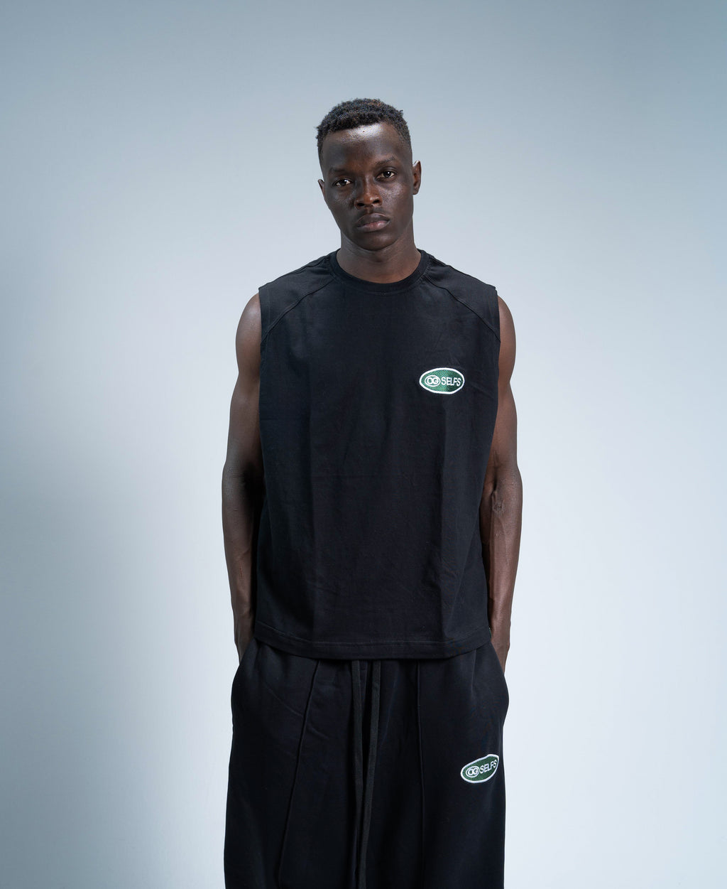 Sleeveless logo embroidered top